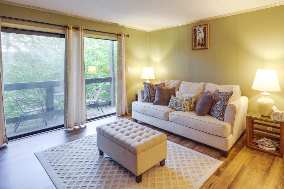 Walk to Slopes! Pet-Friendly Beech Mtn Condo House in Beech Mountain