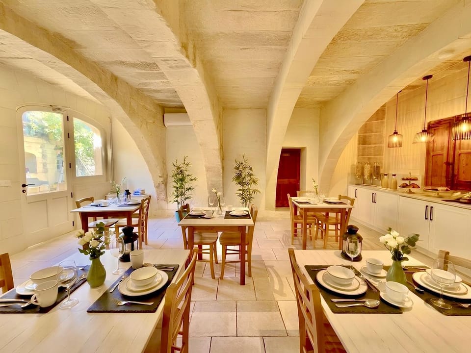 Dining area, Internal: Not applicable to any particular room
