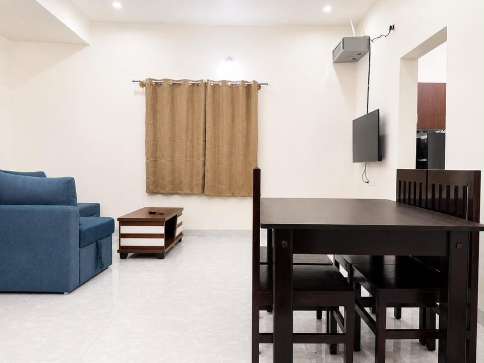 TV and multimedia, Living room, Dining area, Evening entertainment