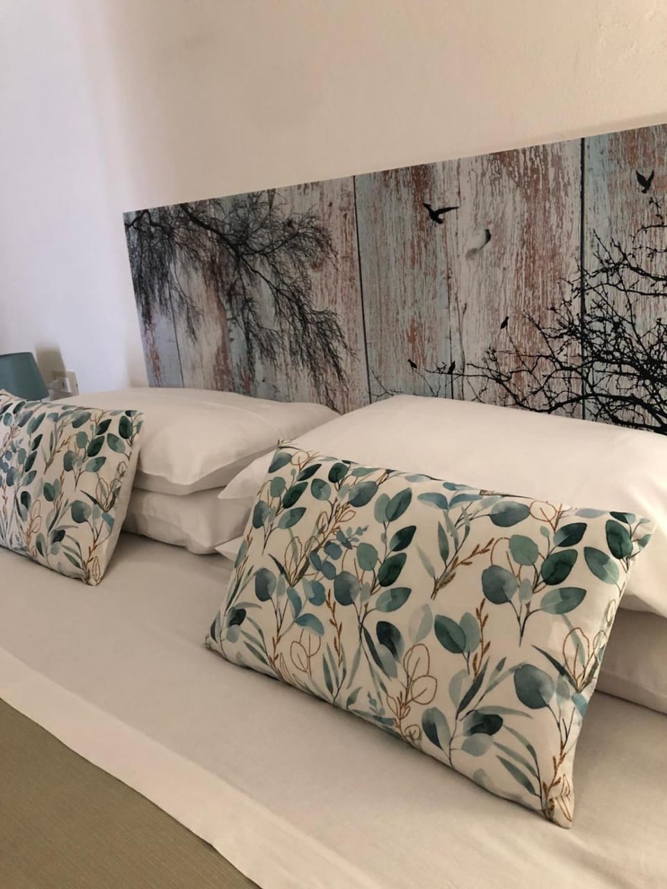 Bed, Decorative detail, Bedroom