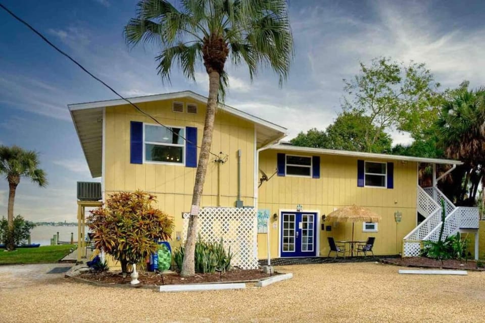 Stunning Bay Waterfront! Jaw dropping Water Views! Villa in Manasota Key