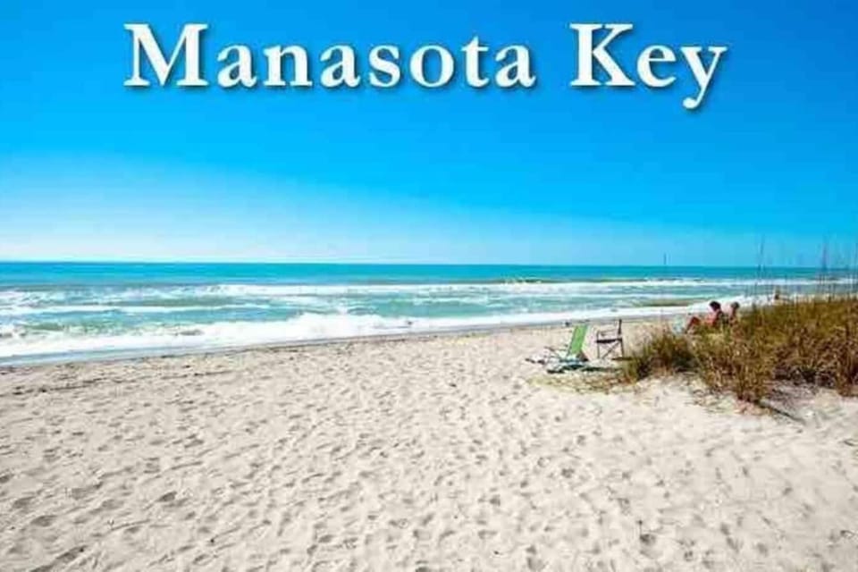 Waterfront "Paradise Bay" Wows Guests! Pool & Bay Villa in Manasota Key