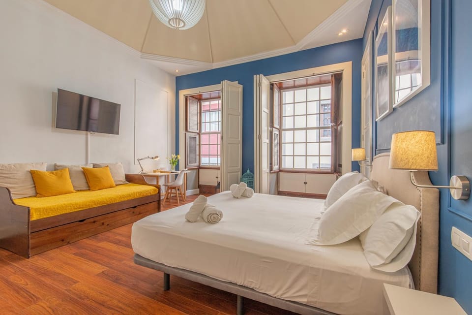 Bed, Photo of the whole room