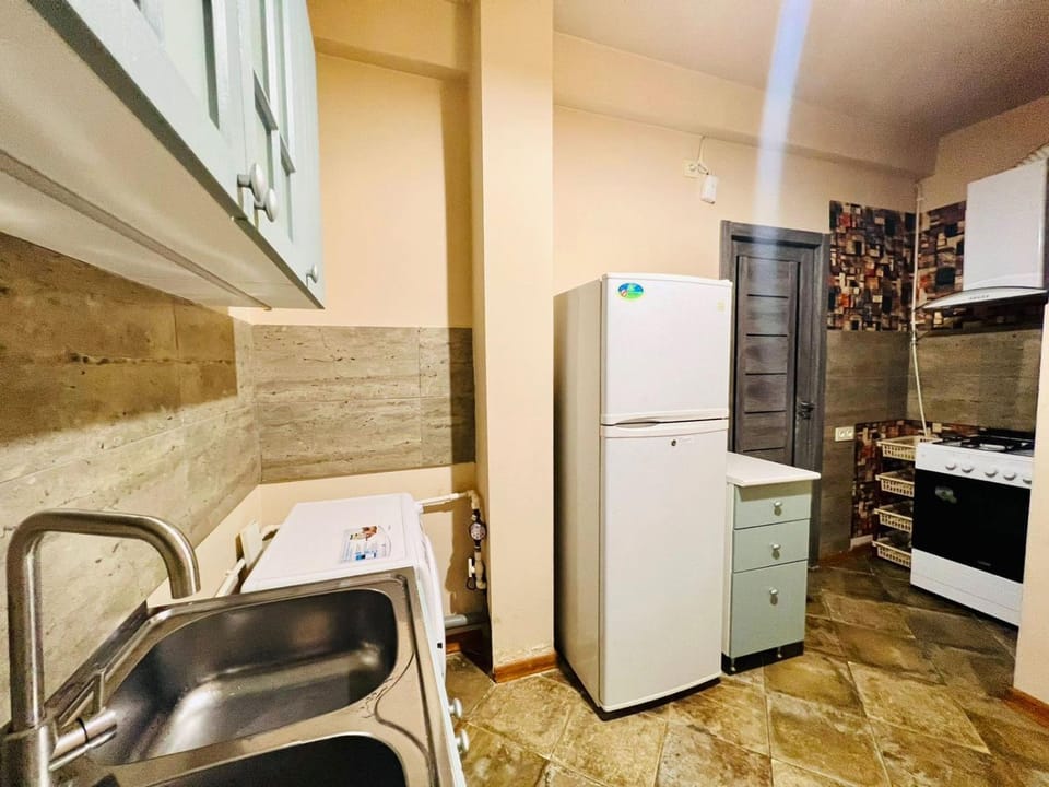 Sunny and Comfort Apartment in City Center, Солнечная и Комфортная Квартира в Центре Города, Apartment in Yerevan