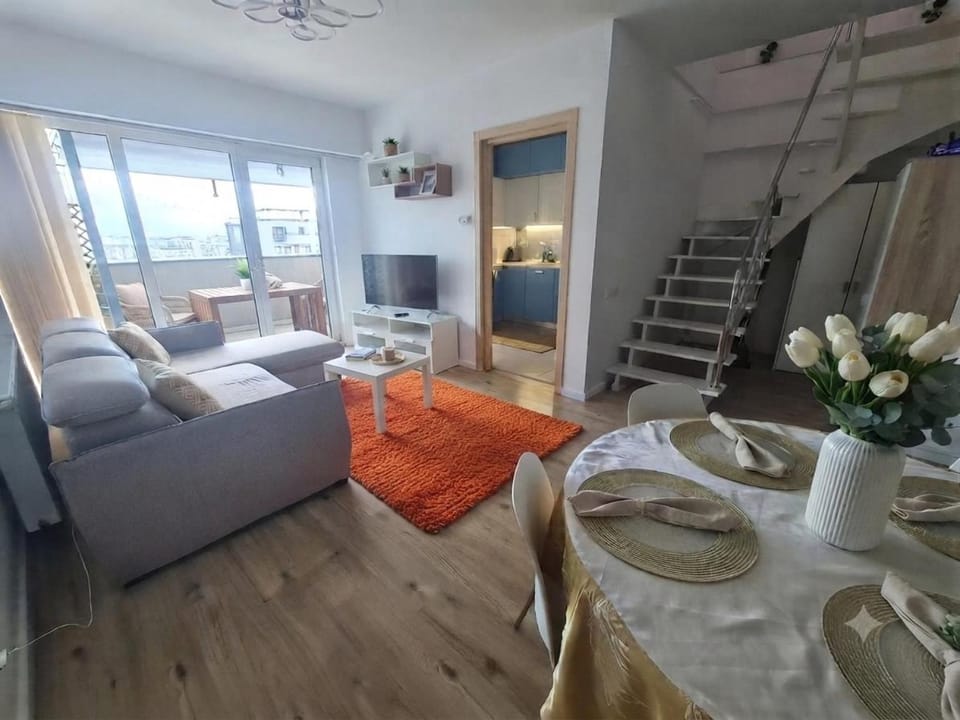 Sona penthouse with private parking Apartment in Bucharest