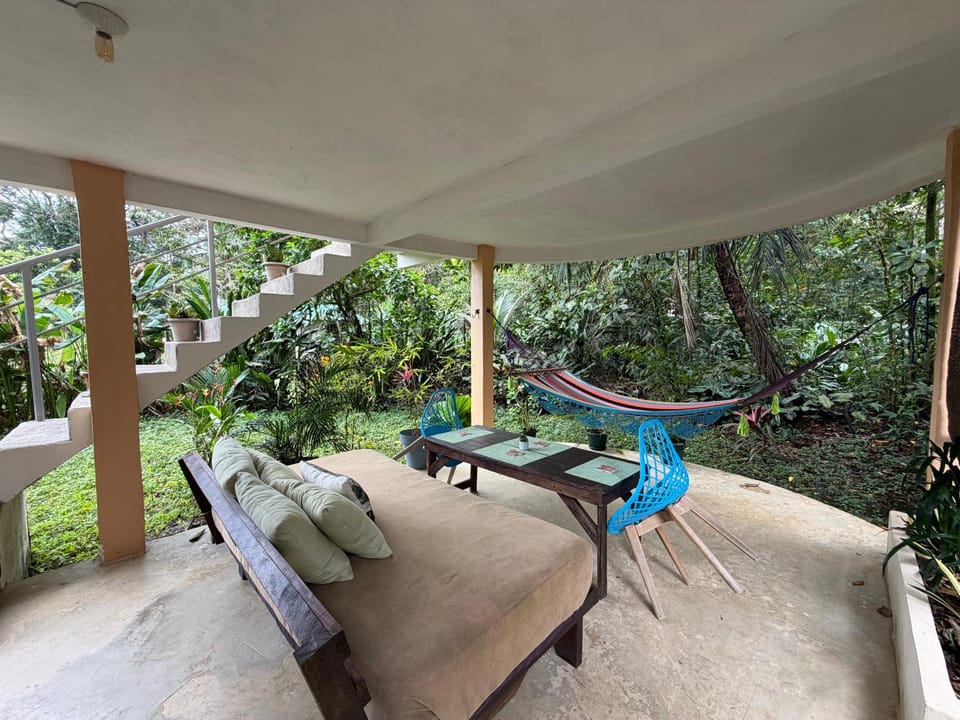 Casa y Cabaña Jaguar Tortuguero House in Costa Rica