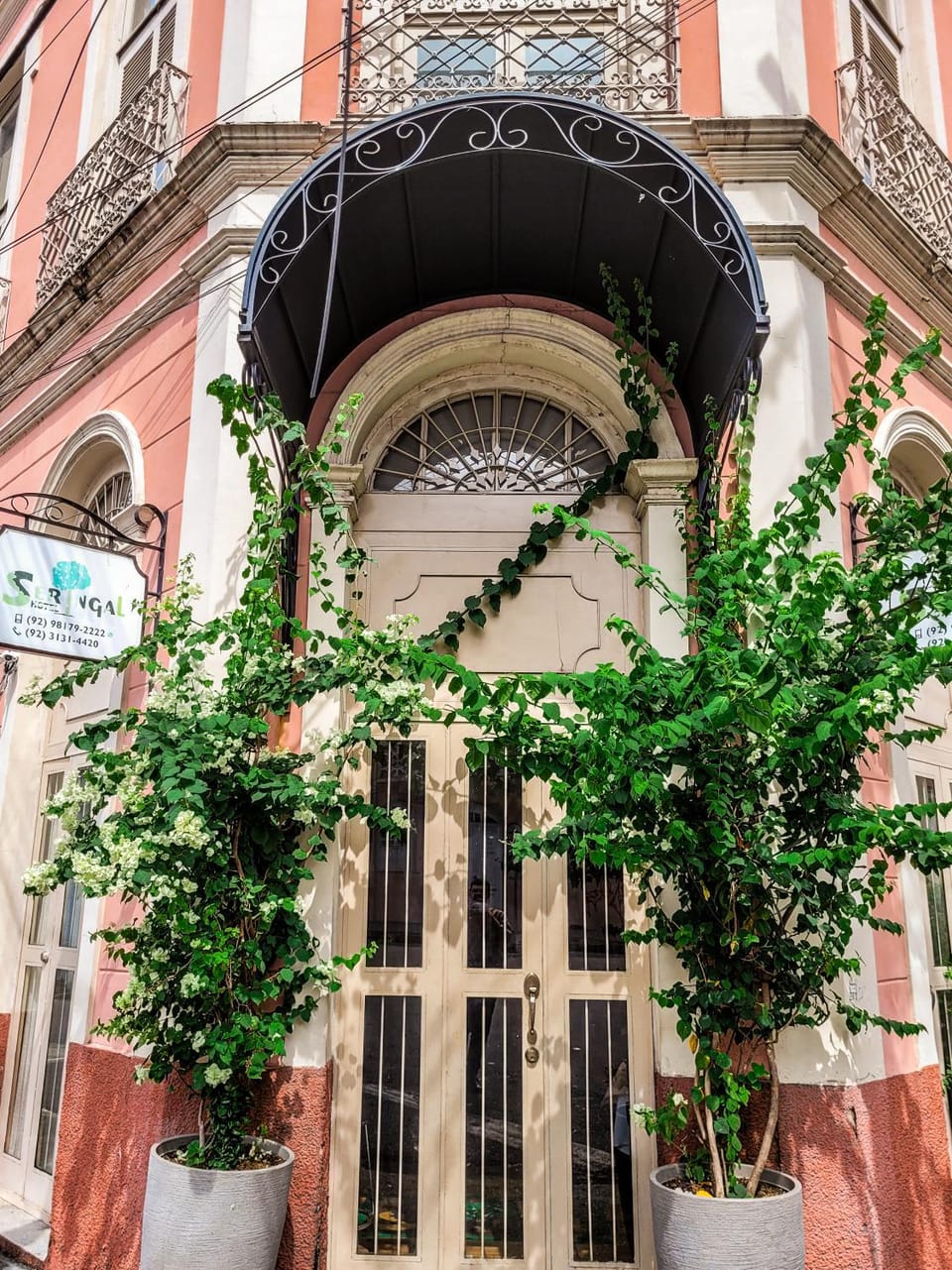 Facade/entrance