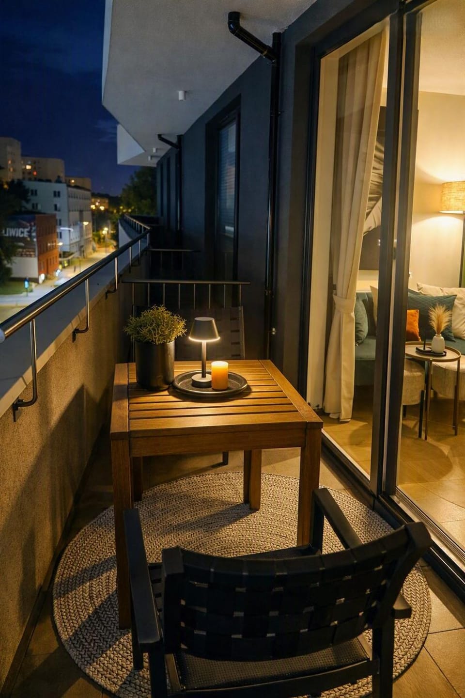 View (from property/room), Balcony/Terrace, City view