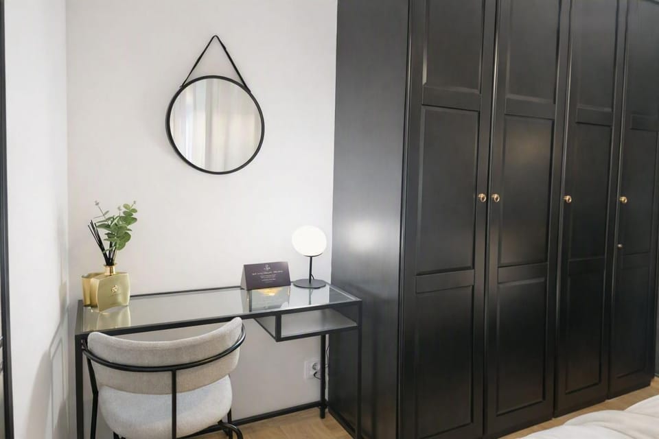 Bedroom, wardrobe