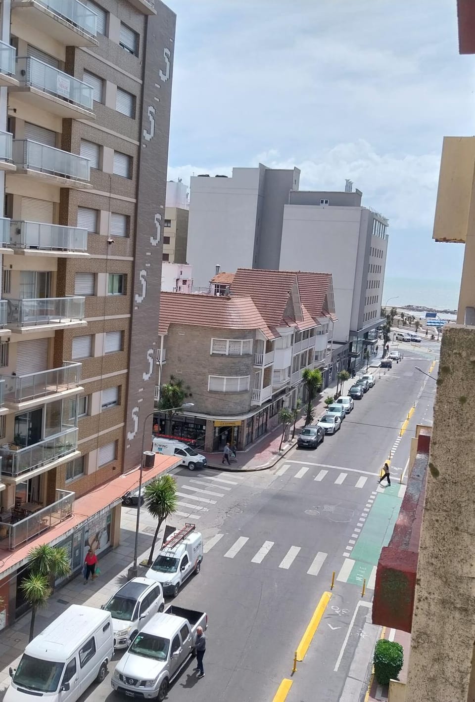 Sea view, Street view