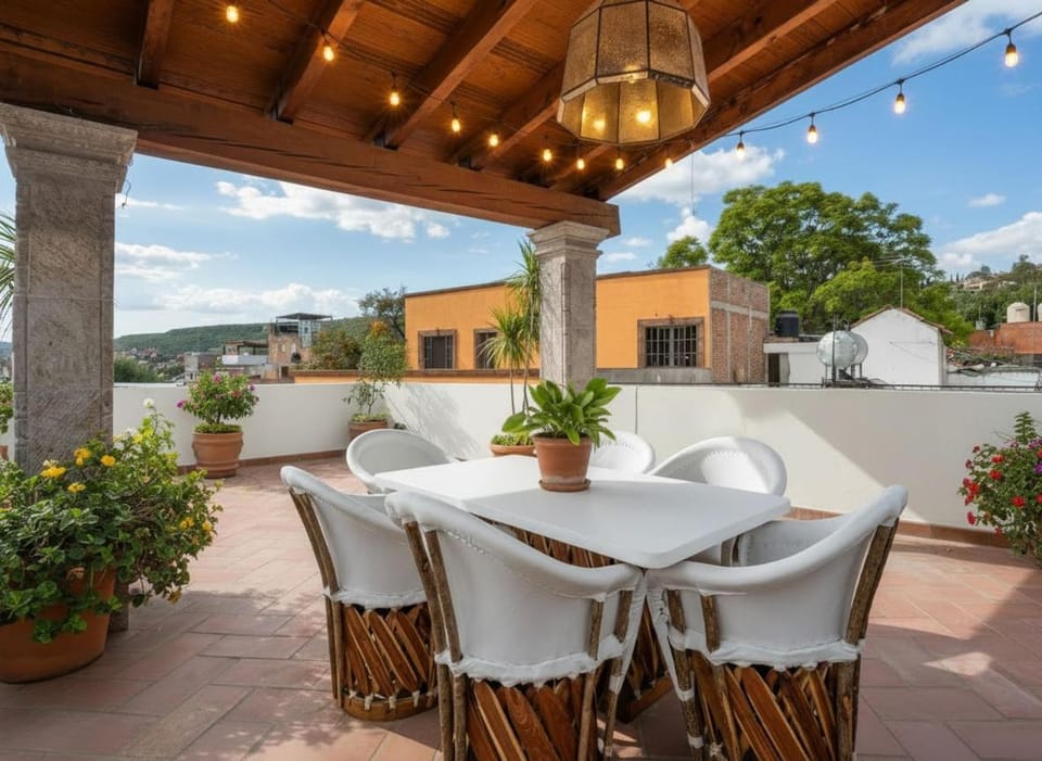 Patio, View (from property/room), Balcony/Terrace, Dining area, City view