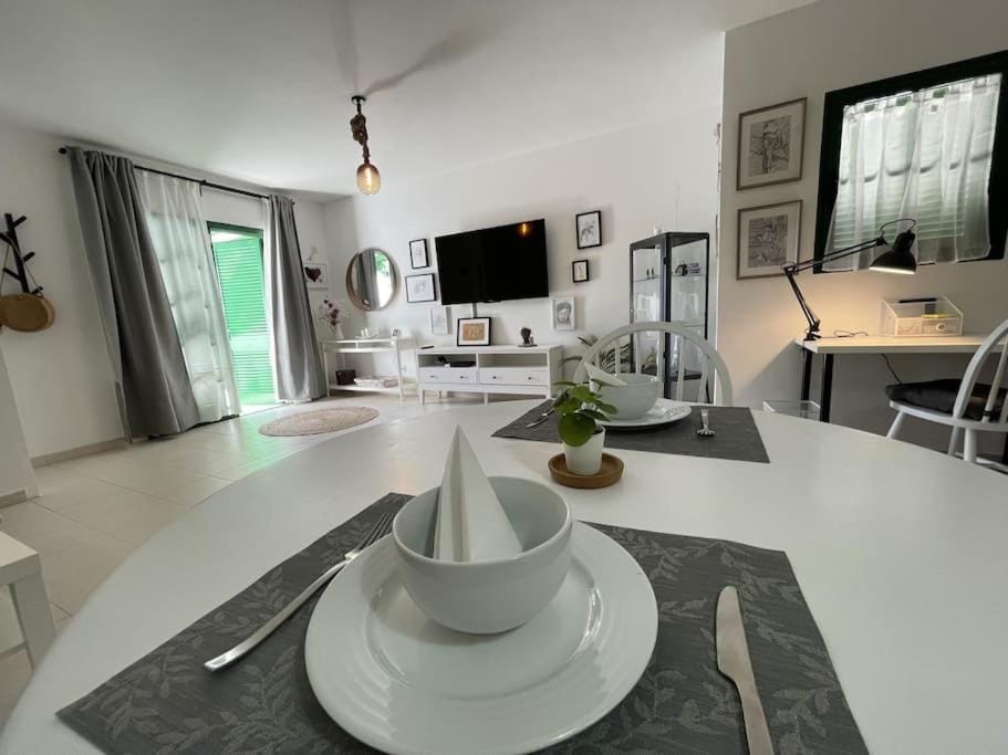 TV and multimedia, Living room, Dining area