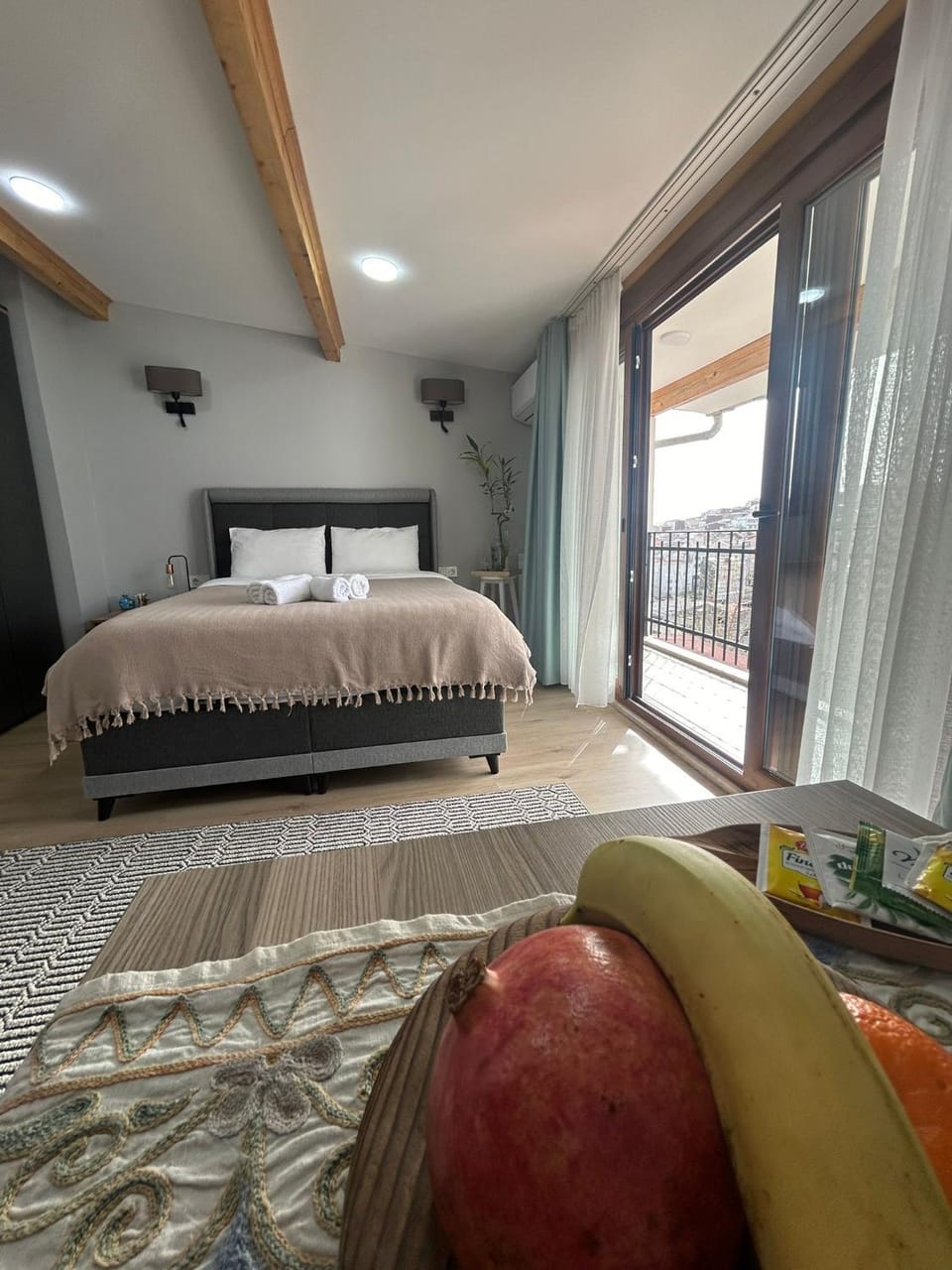 Bed, View (from property/room), Balcony/Terrace, Photo of the whole room, Bedroom