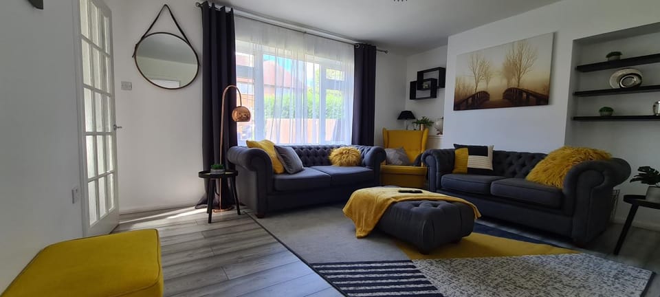 Living room, Seating area