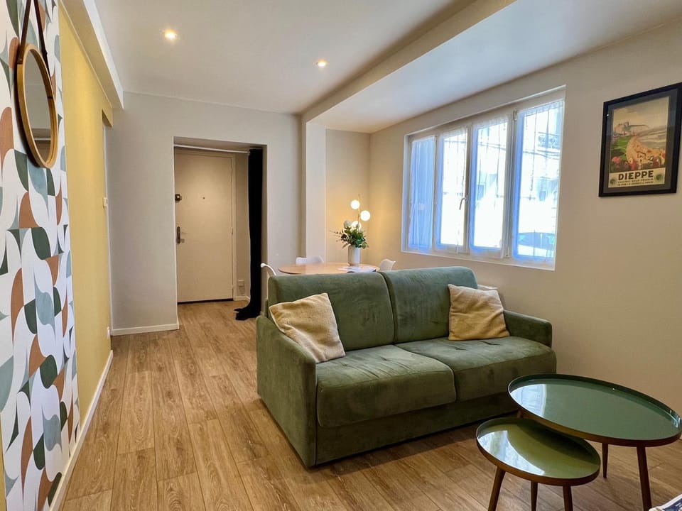 TV and multimedia, Living room, Meals