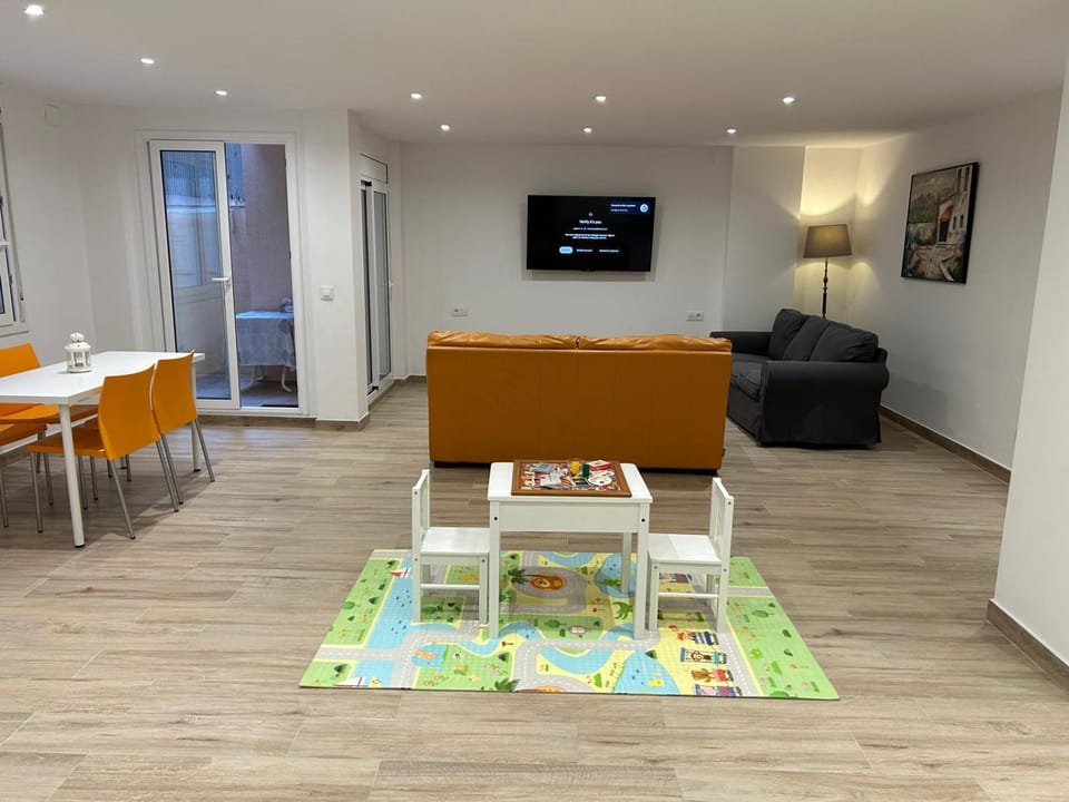 Communal lounge/ TV room