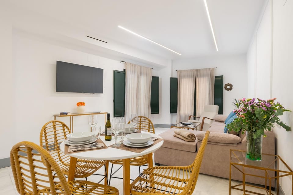 TV and multimedia, Living room, Dining area