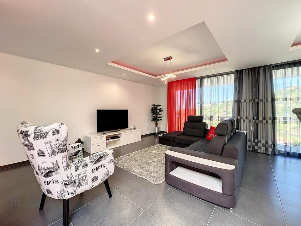 Communal lounge/ TV room, Living room