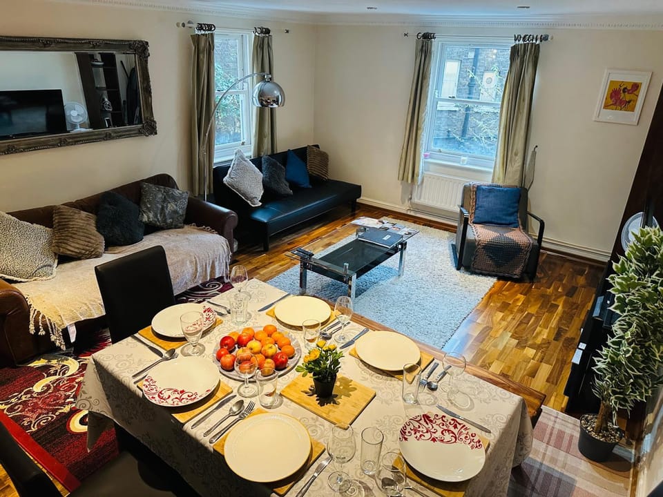 2 BDR plus Spacious Lounge Executive Delightful Apartments at Desirable Locations in Kensington and Chelsea by Ricky & Giustina Collection - W8 SW3 SW5 SW7 SW10 - Fully equipped and perfect for long stays Apartment in City of Westminster