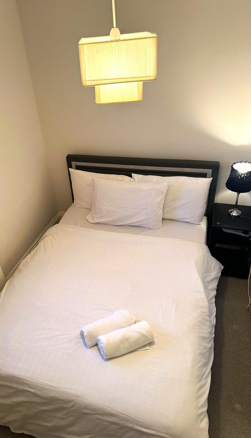 2 BDR plus Spacious Lounge Executive Delightful Apartments at Desirable Locations in Kensington and Chelsea by Ricky & Giustina Collection - W8 SW3 SW5 SW7 SW10 - Fully equipped and perfect for long stays Apartment in City of Westminster