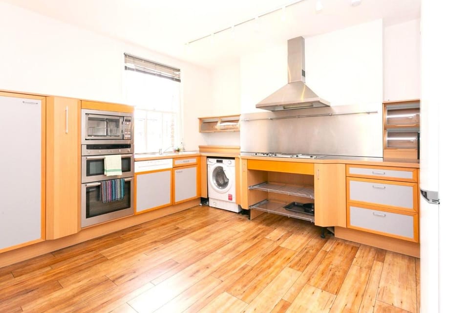 Spacious 2 BDR plus Large Living Dining Room with Workspace Executive Apartments at Prime Locations in Kensington and Chelsea by Ricky & Giustina Collection - W8 SW3 SW5 SW7 SW10 Apartment in City of Westminster