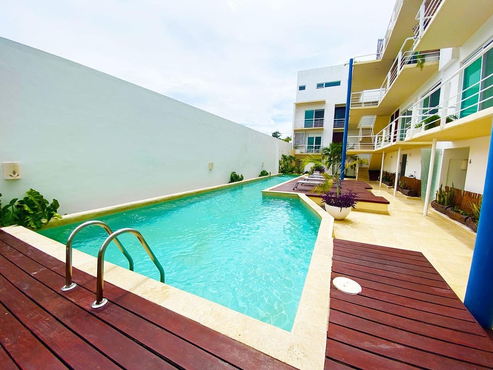Swimming pool