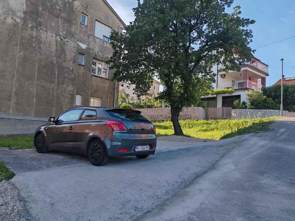 Summer, Parking
