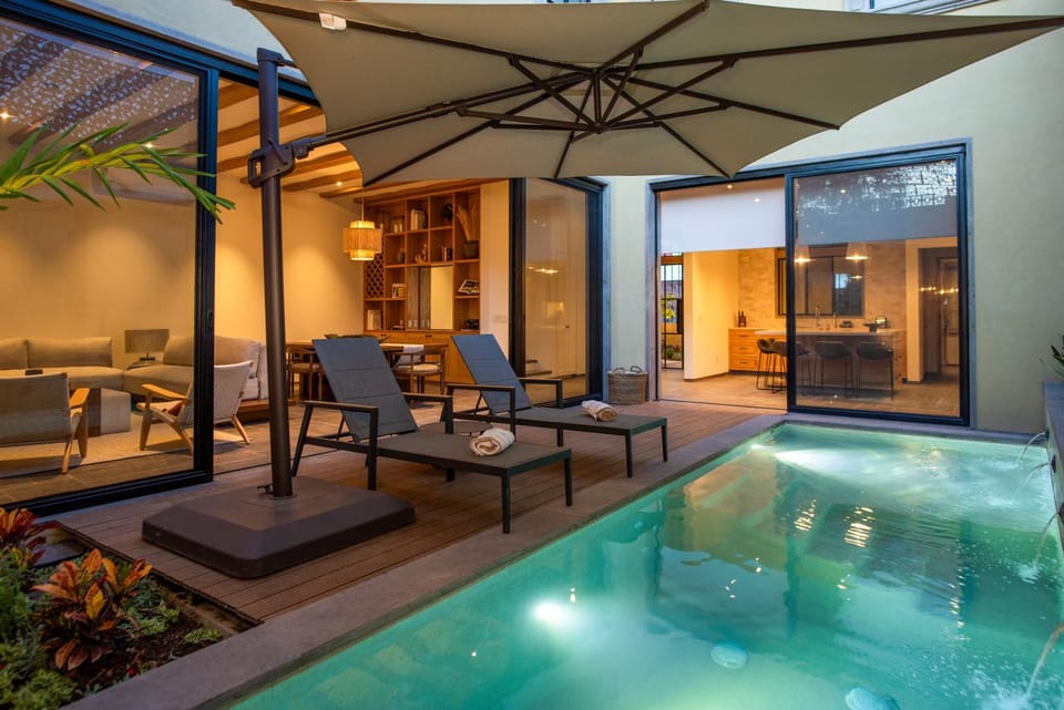 Patio, Hot Tub, Living room, Seating area, Pool view, Swimming pool, Swimming pool, sunbed