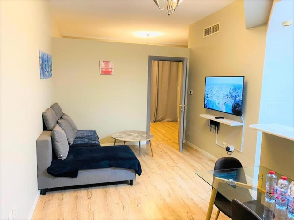 Communal lounge/ TV room, TV and multimedia, Living room