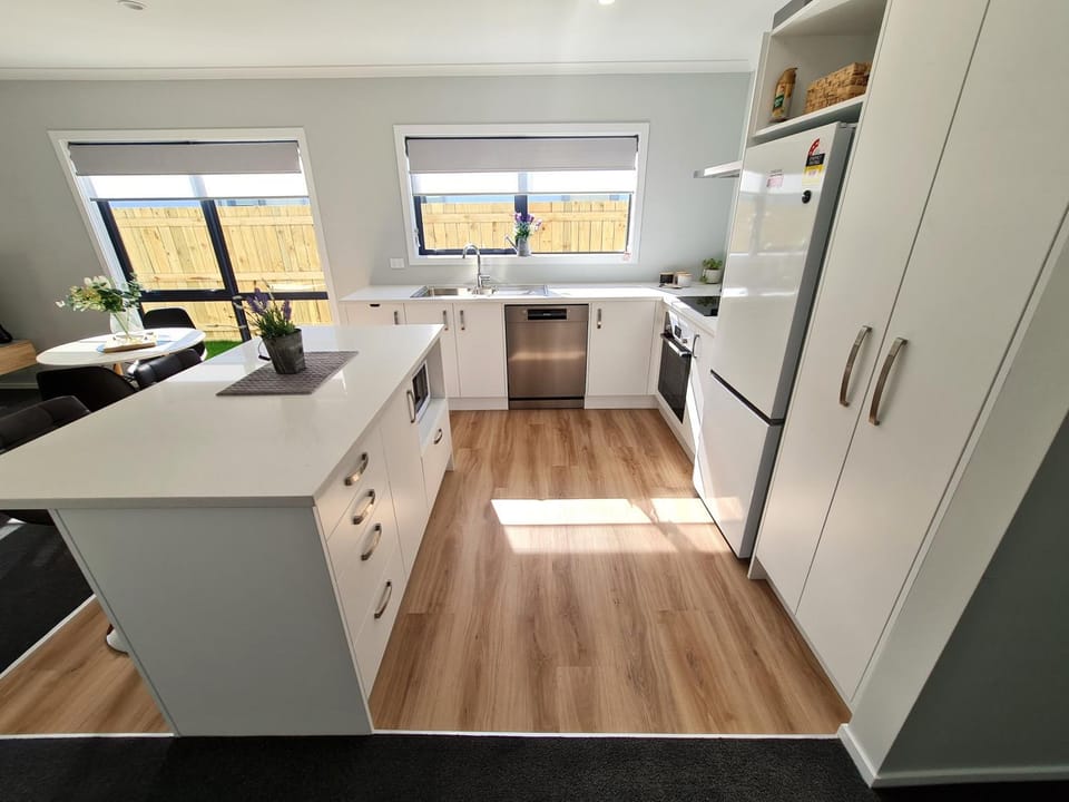 Kitchen or kitchenette, dishwasher, minibar, pet friendly, stove