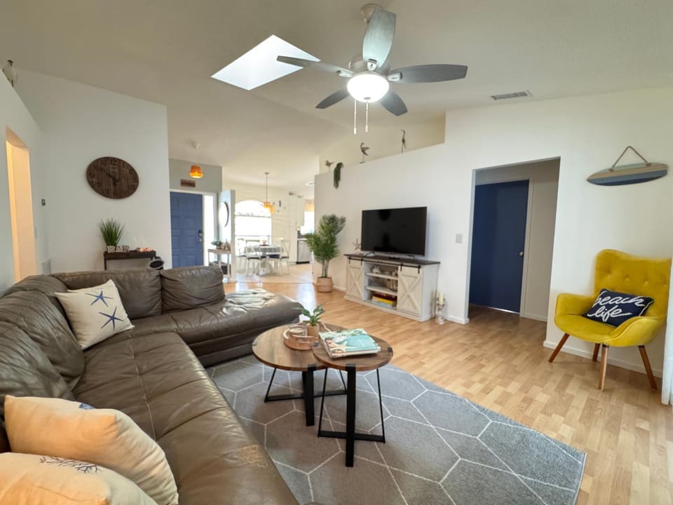 Sunshine Home and Romantic Vacation House in Sarasota