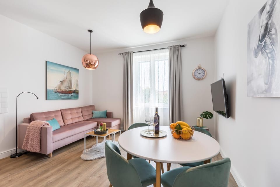 TV and multimedia, Living room, Dining area