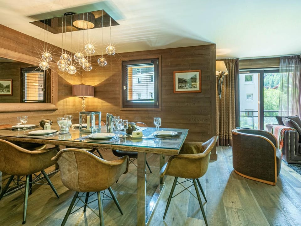Appartement de prestige avec cheminée, balcon et wifi à Val-d'Isère - FR-1-694-320 Apartment in Val dIsere