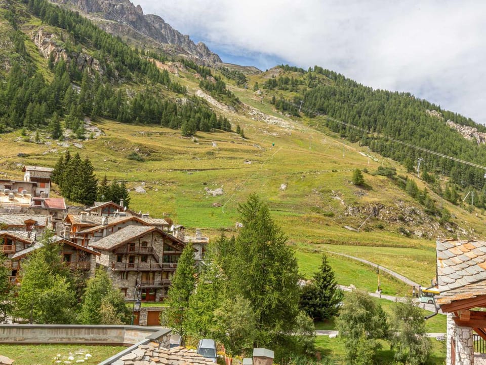 Bel appartement avec wifi, garage, cheminée et grande terrasse au pied des pistes à Val-d'Isère - FR-1-694-325 Apartment in Val dIsere