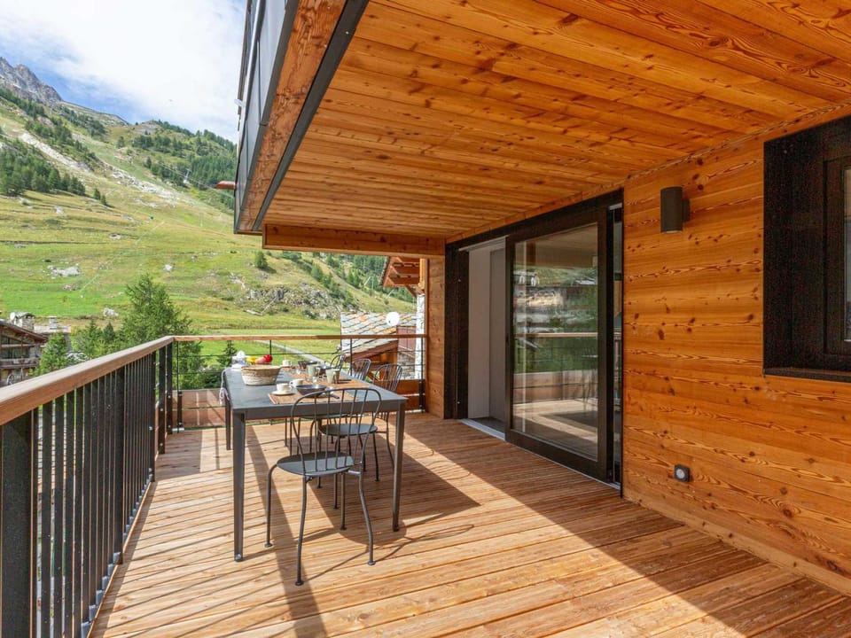Bel appartement avec wifi, garage, cheminée et grande terrasse au pied des pistes à Val-d'Isère - FR-1-694-325 Apartment in Val dIsere