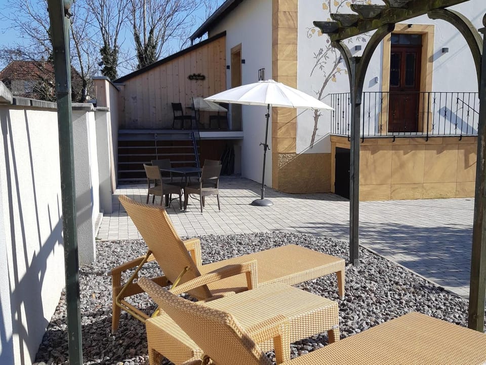 Gîte Alsacien : Terrasse, Sauna Privé, Accès Piscine et Bien-être, Proche Colmar et Route des Vins - FR-1-744-16 House in Grand Est