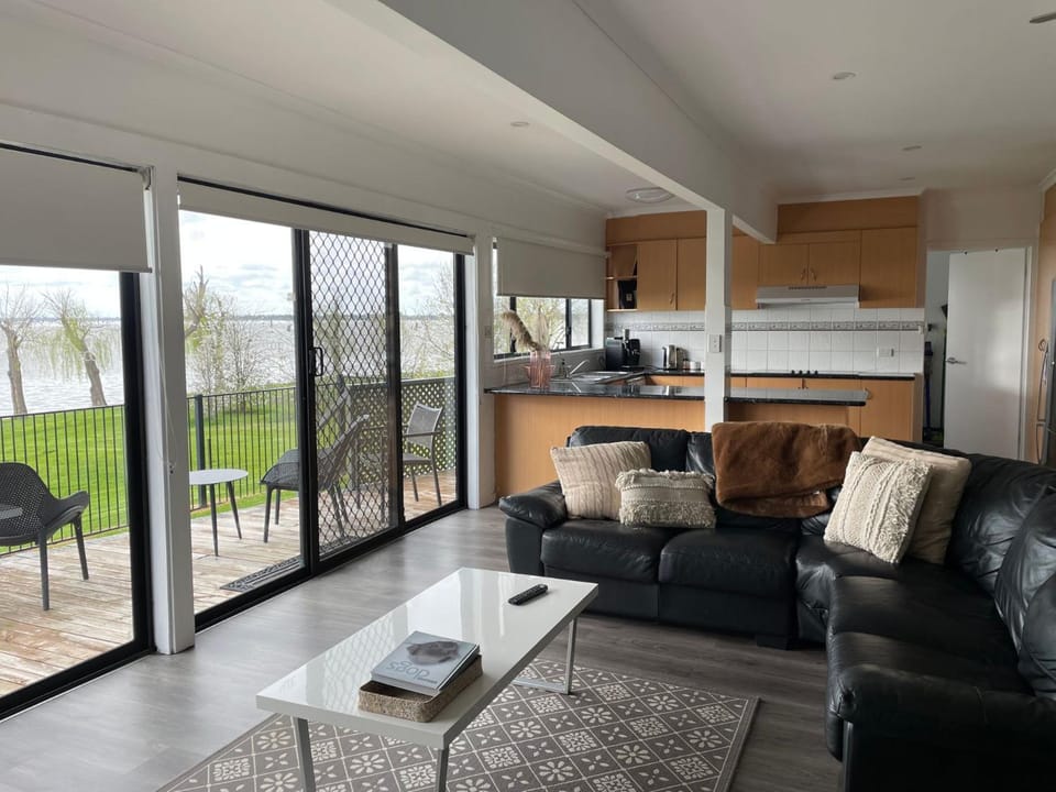Absolute Waterfront at Woodlands House in Yarrawonga