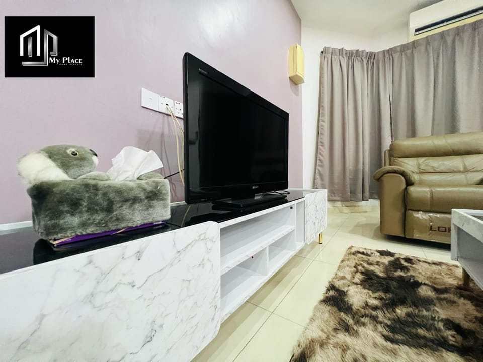 2 Storey 5BR 16pax Semabok Taman Cheng Ho, 3 by Myplace House in Malacca