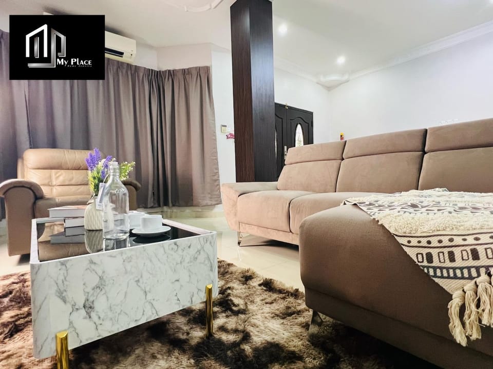 2 Storey 5BR 16pax Semabok Taman Cheng Ho, 3 by Myplace House in Malacca