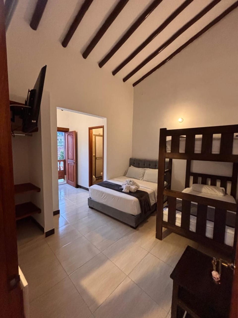 Bed, TV and multimedia, Photo of the whole room, Bedroom, bunk bed