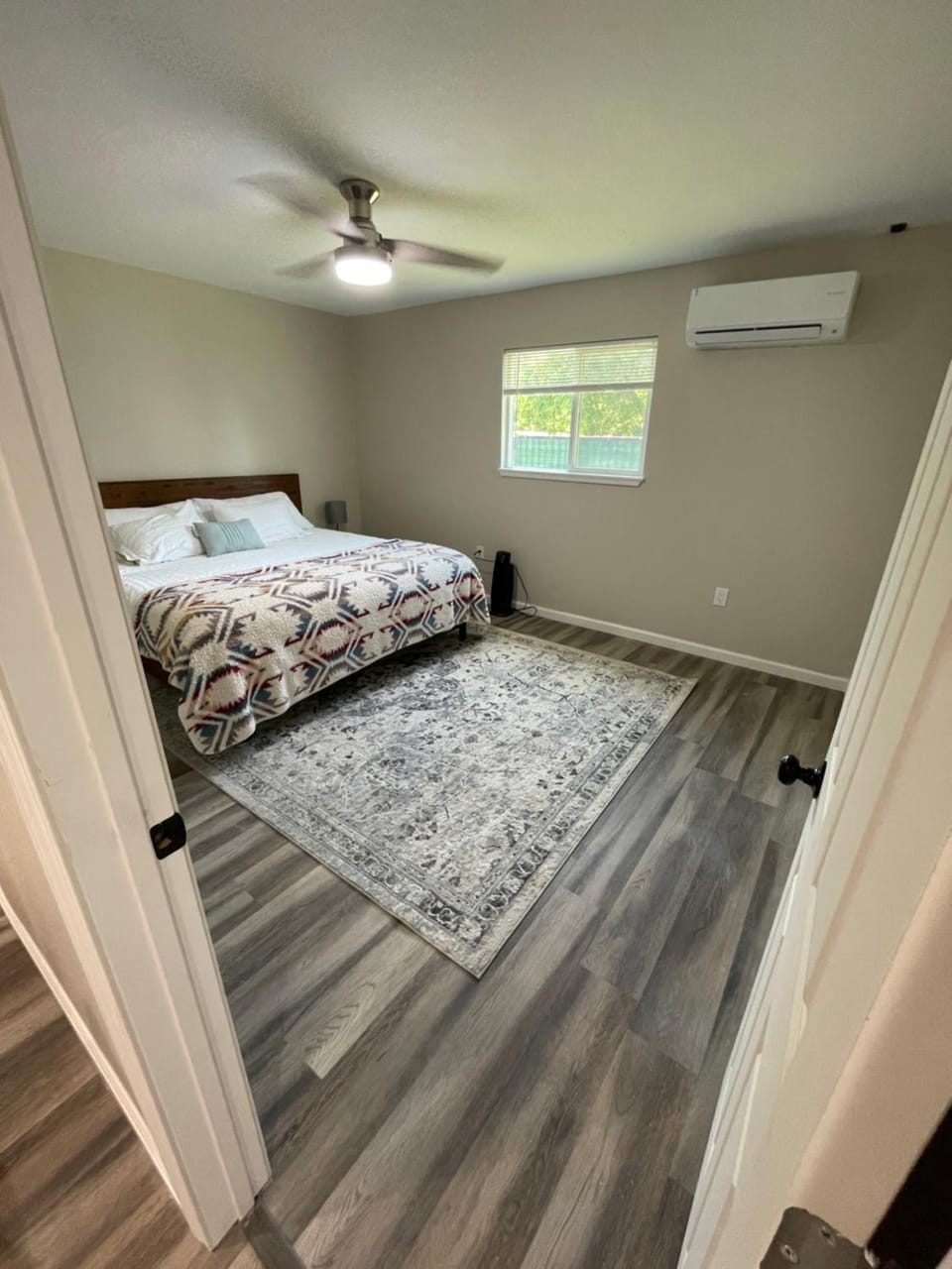 Beautiful spacious guest home Apartment in Roseville