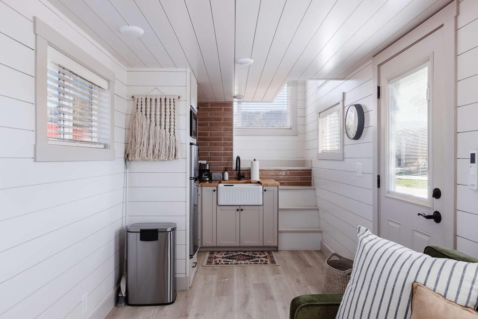 Kitchen or kitchenette, Living room