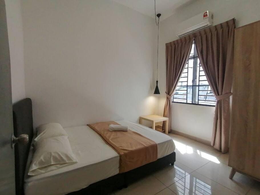 Desaru City Center Wifi High Speed 32 By De Home House in Johor