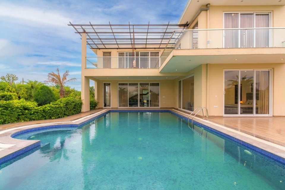 Swimming pool, Swimming pool
