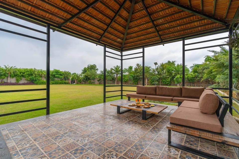 Seating area, Garden view