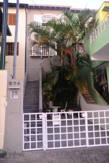 Property building, Facade/entrance, Parking