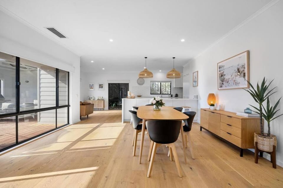 Beachside Retreat Blairgowrie House in Melbourne