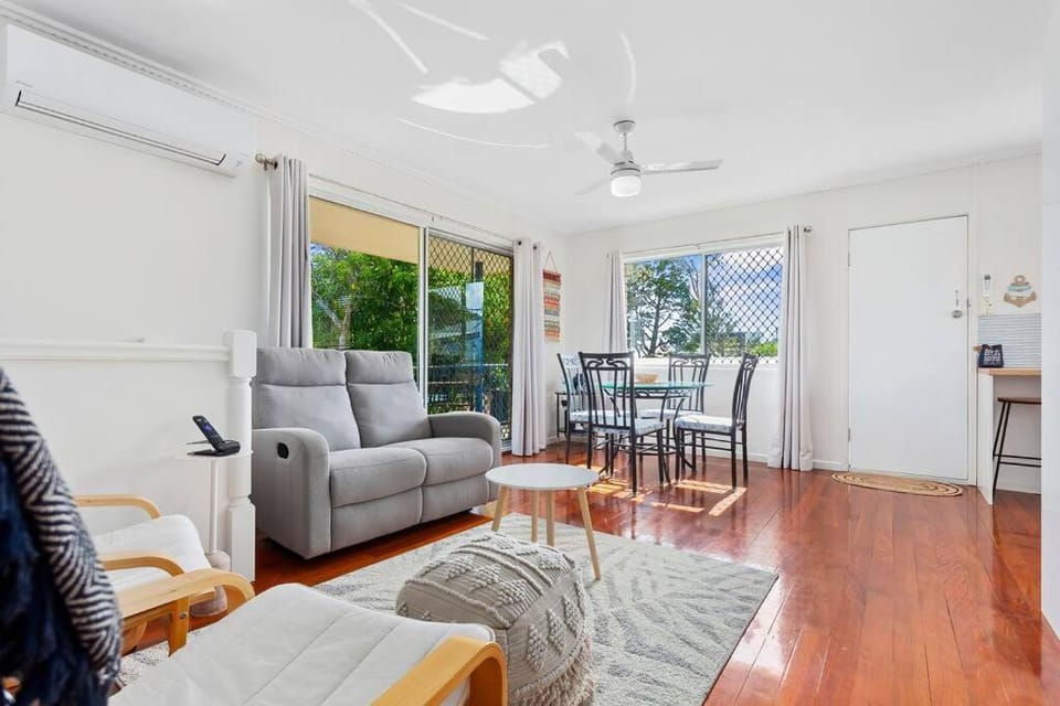 Winston Waves Apartment in Sandstone Point