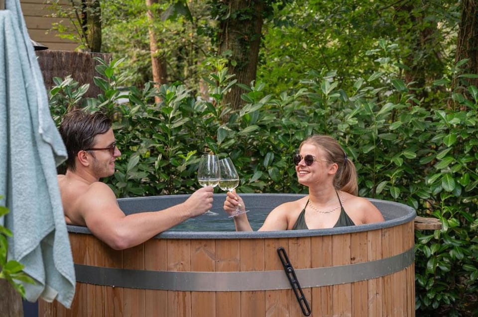 Day, People, Hot Tub, Guests, Drinks