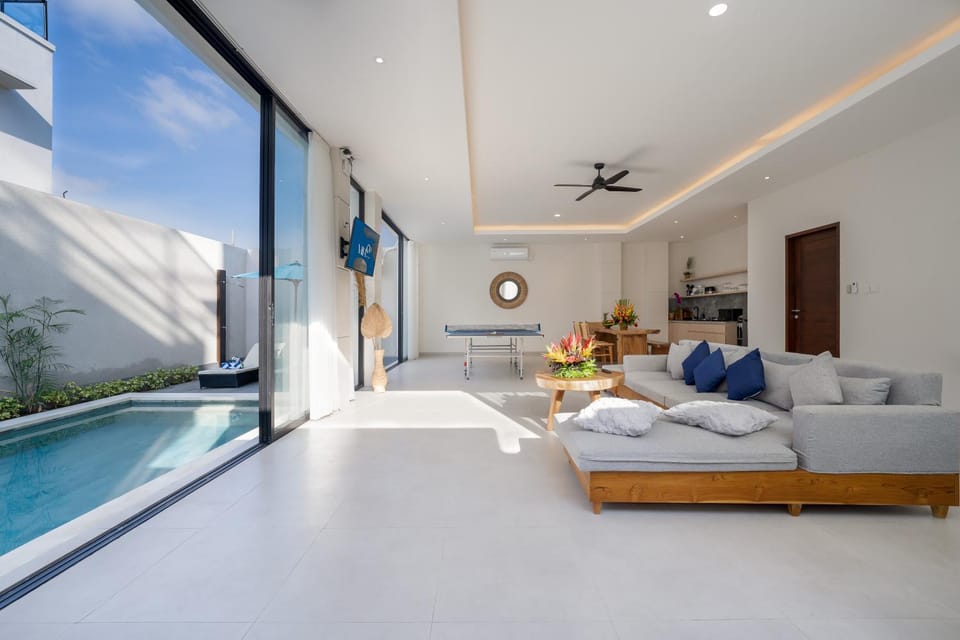 Living room, Swimming pool